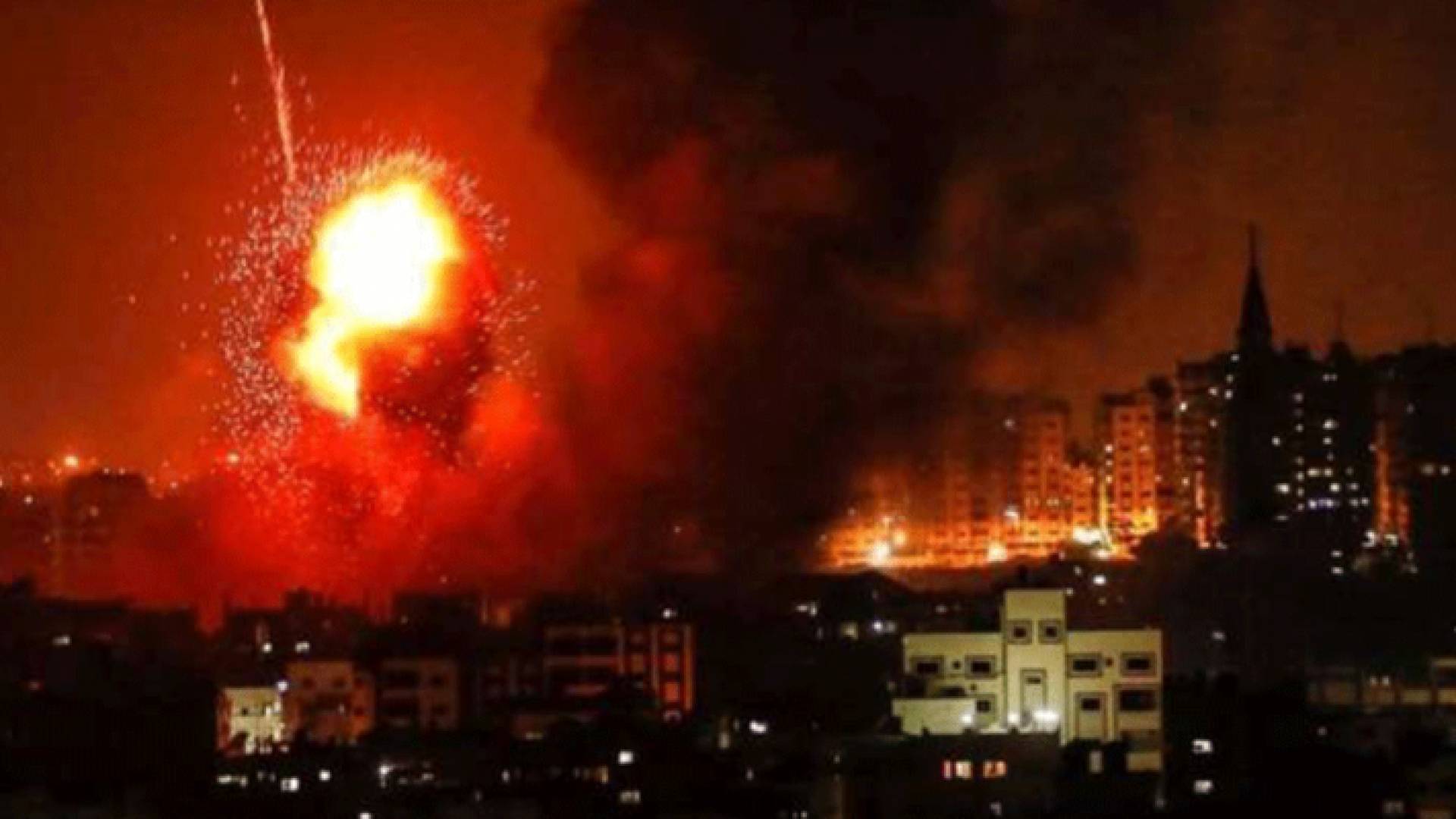 جانب من القصف على قطاع غزة