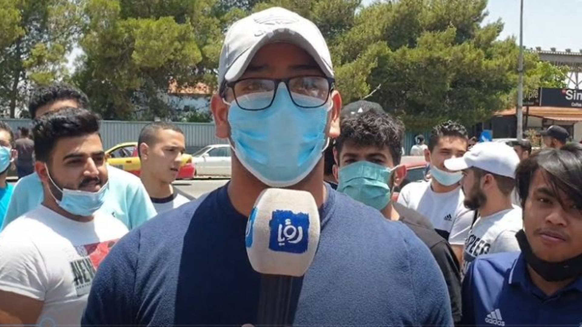 أحد طلبة التوجيهي يروي لرؤيا تجربة الامتحان