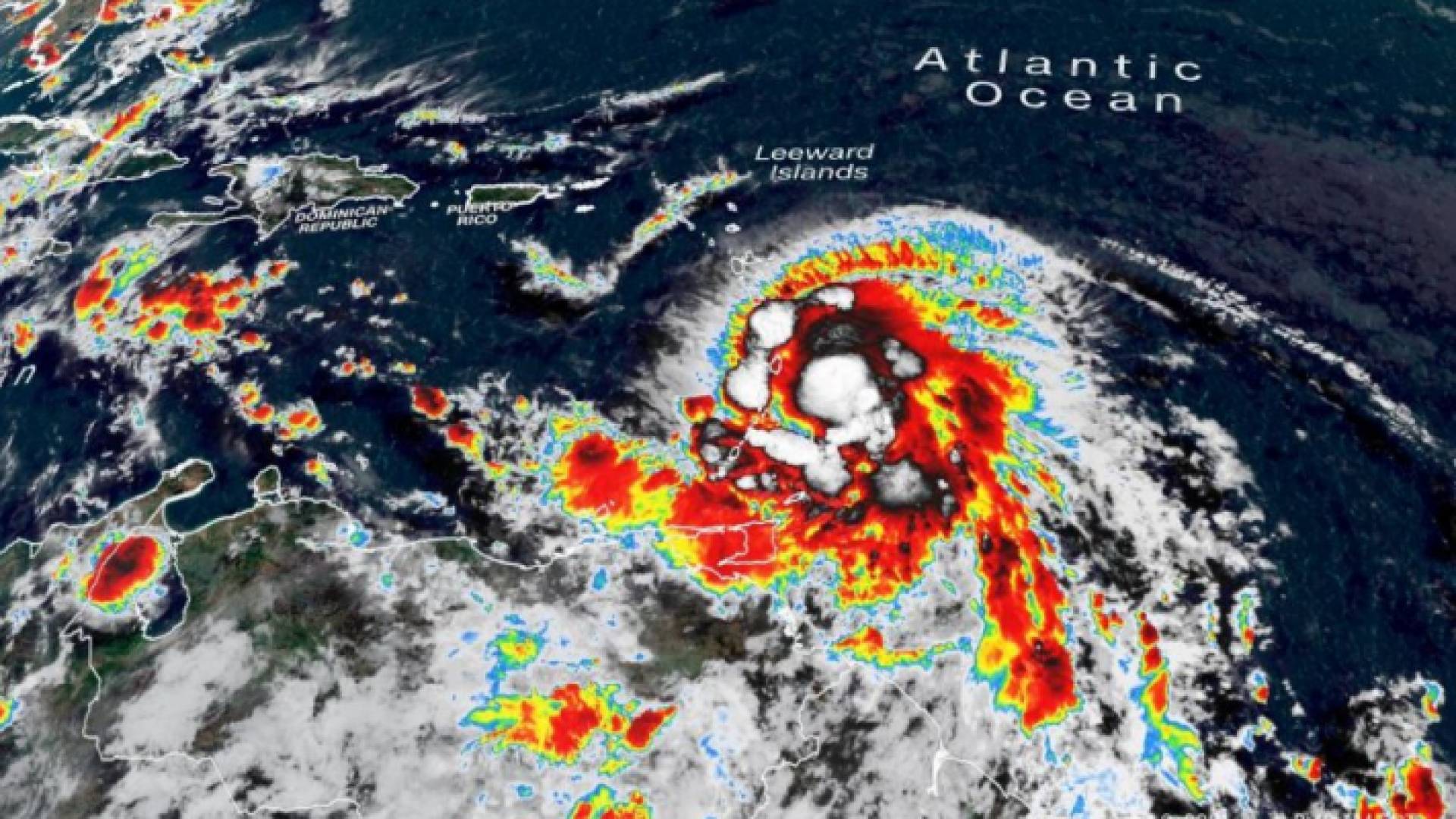 يقترب إلسا من الساحل الجنوبي لجزيرة إسبانيولا