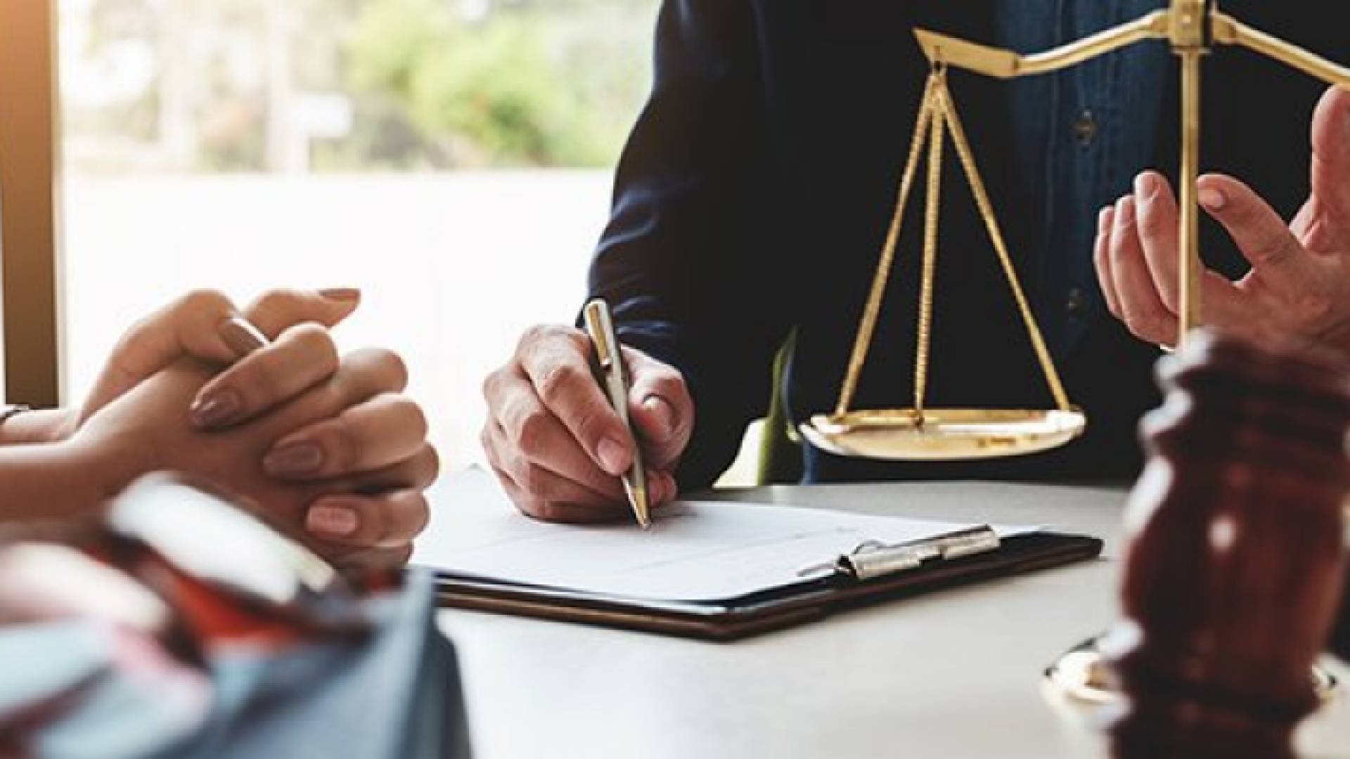 قررت المحكمة رفض دعوى الطلاق للضرر