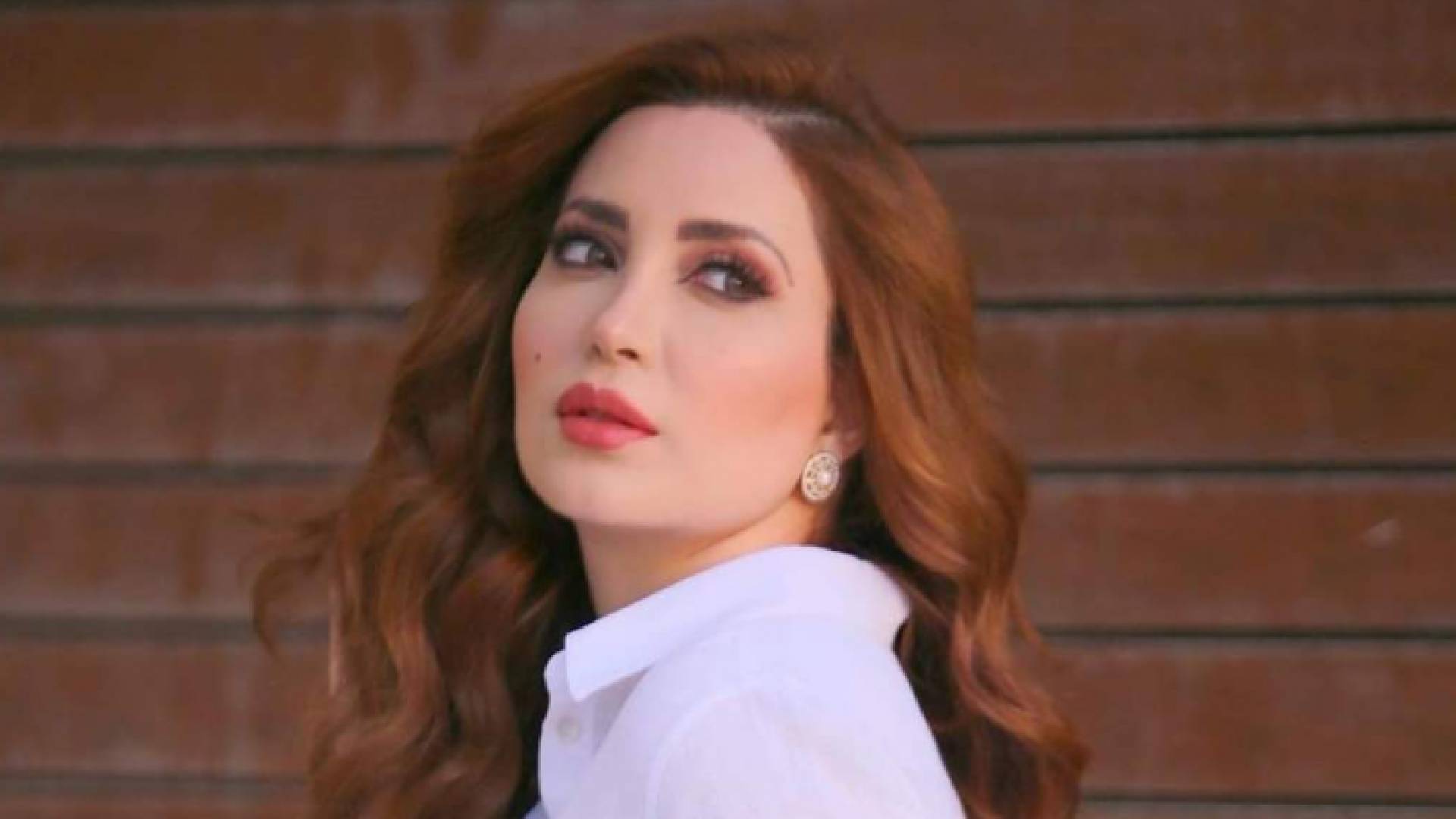 الفنانة نسرين طافش