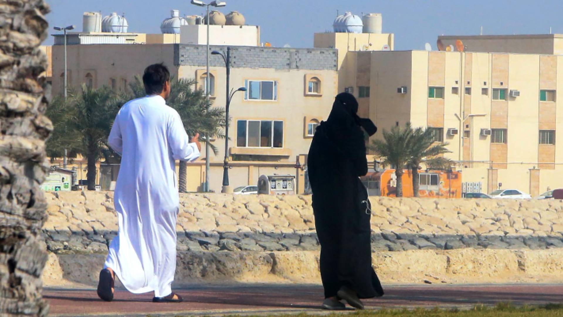 تعتبر بعض النساء زواج المسيار هروبا سريعا من العنوسة