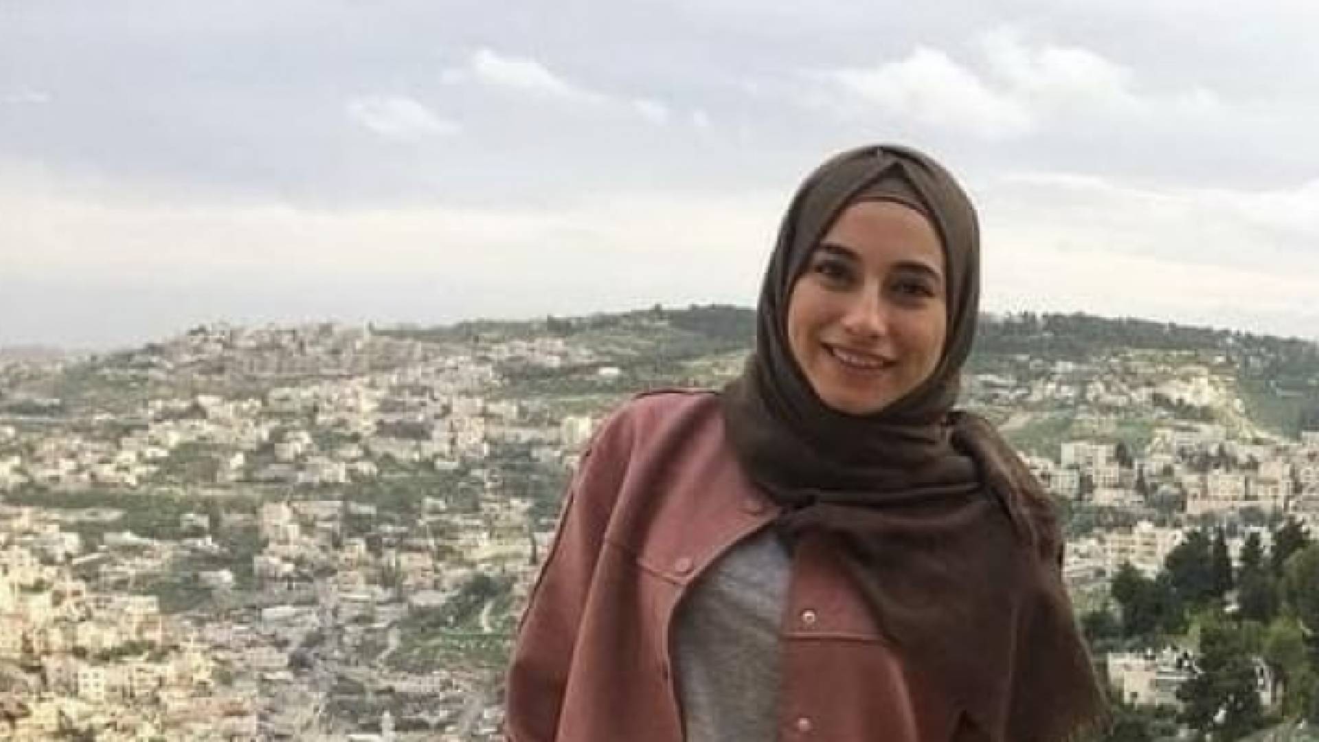 الشابة الفلسطينية ياسمين جابر