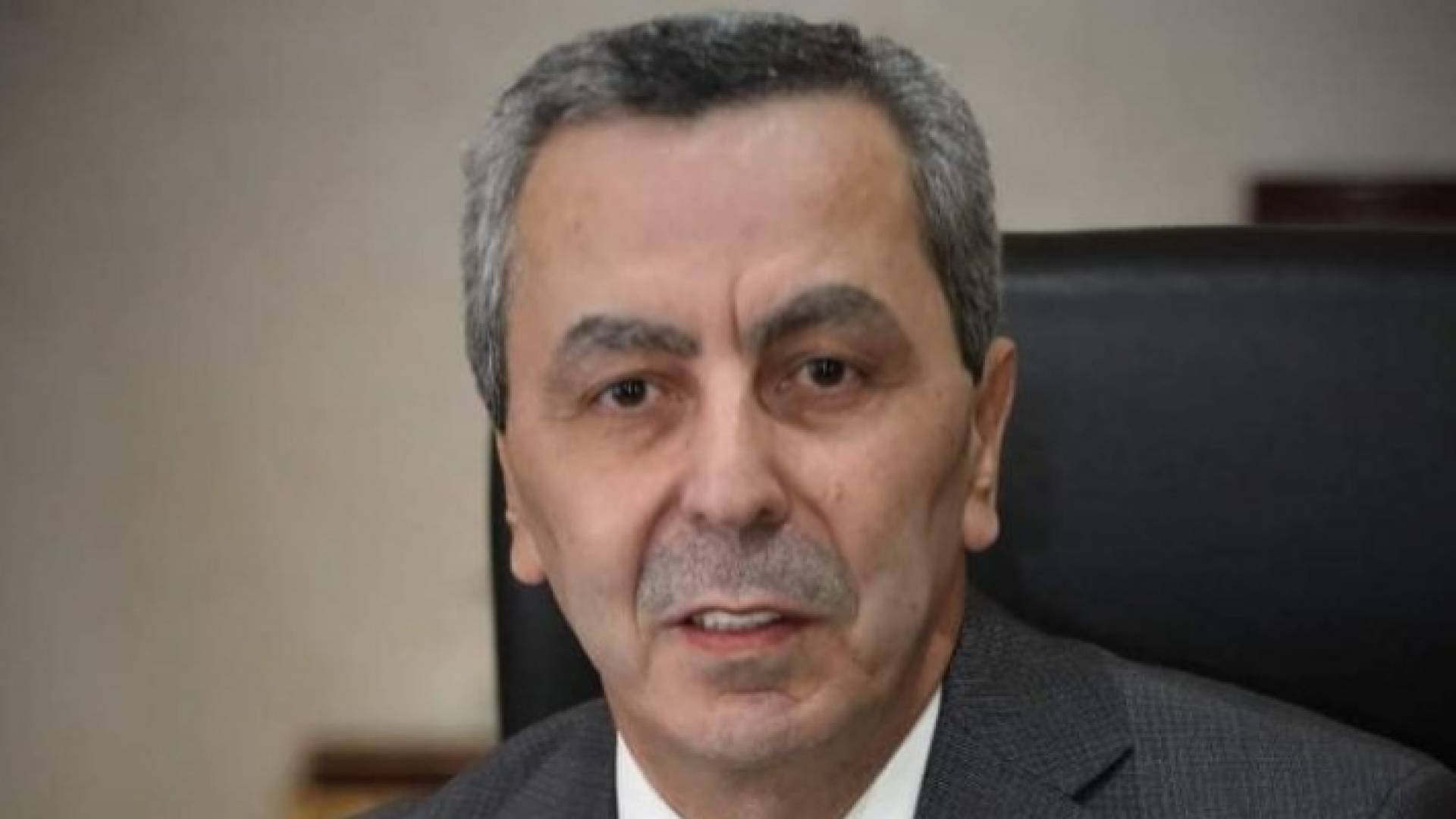 وزير التربية والتعليم الدكتور محمد أبو قديس