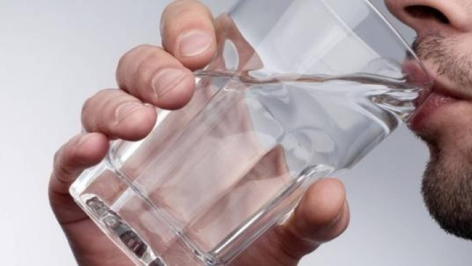 شرب المياه - تعبيرية