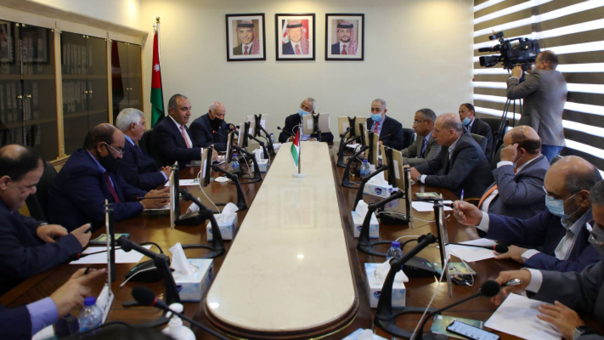 اجتماع لجنة الخدمات في مجلس الأعيان مع رئيس لجنة أمانة عمان