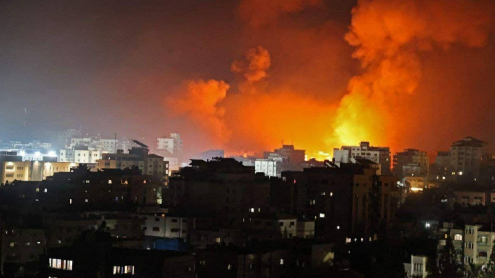 من القصف الصاروخي الذي استهدف قطاع غزة