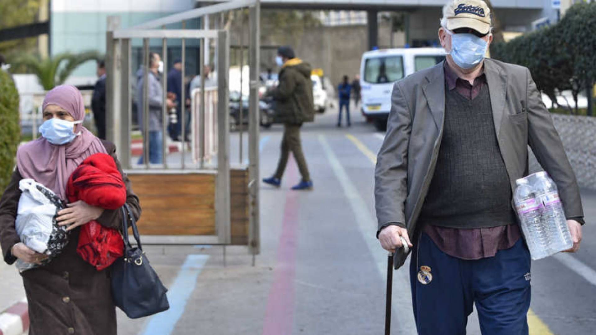 الجزائر تتخطى من جديد عتبة 500 إصابة يومية بكورونا