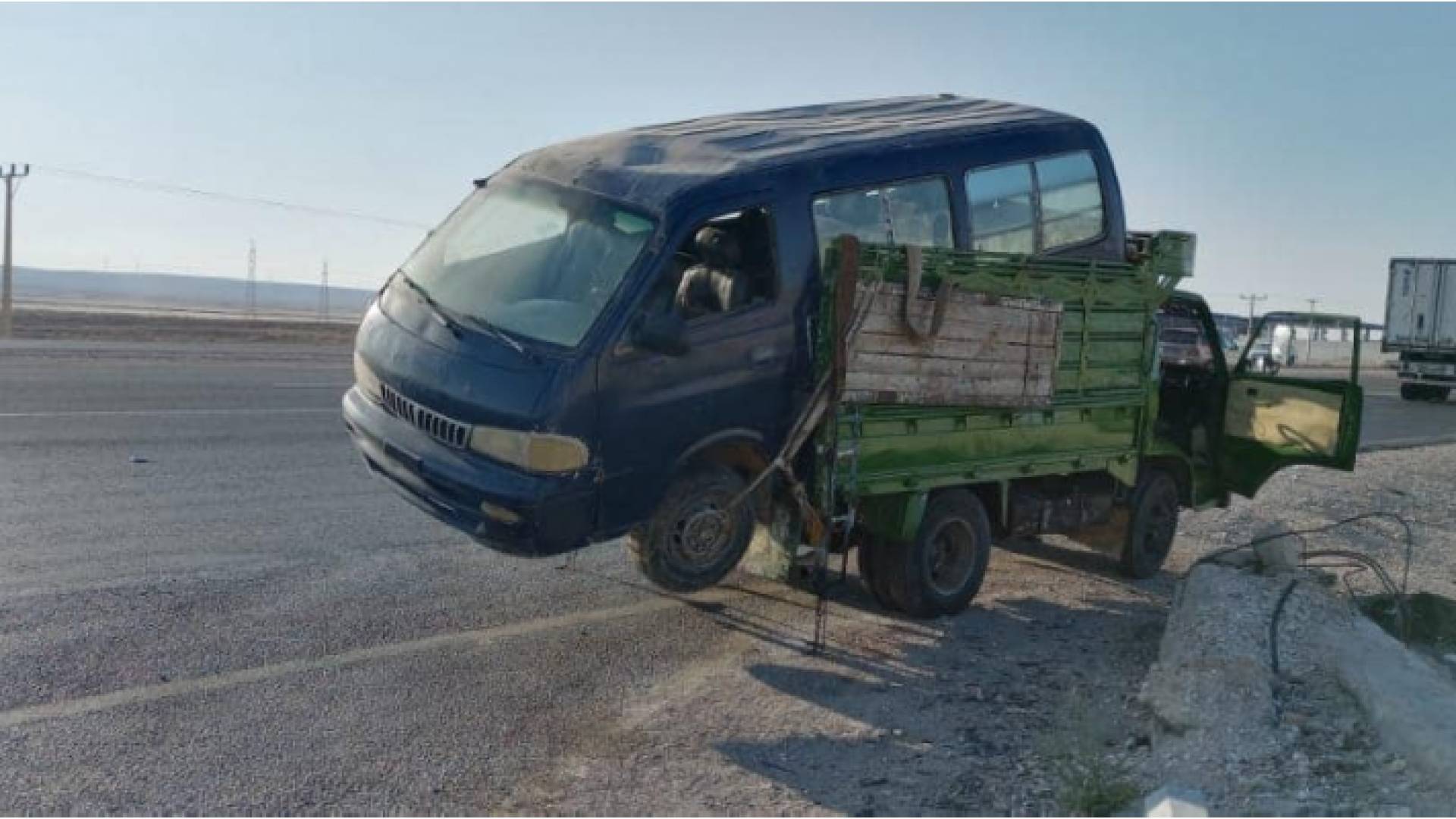 ضبط "ديانا " تقوم بتحميل باص نقل مشترك