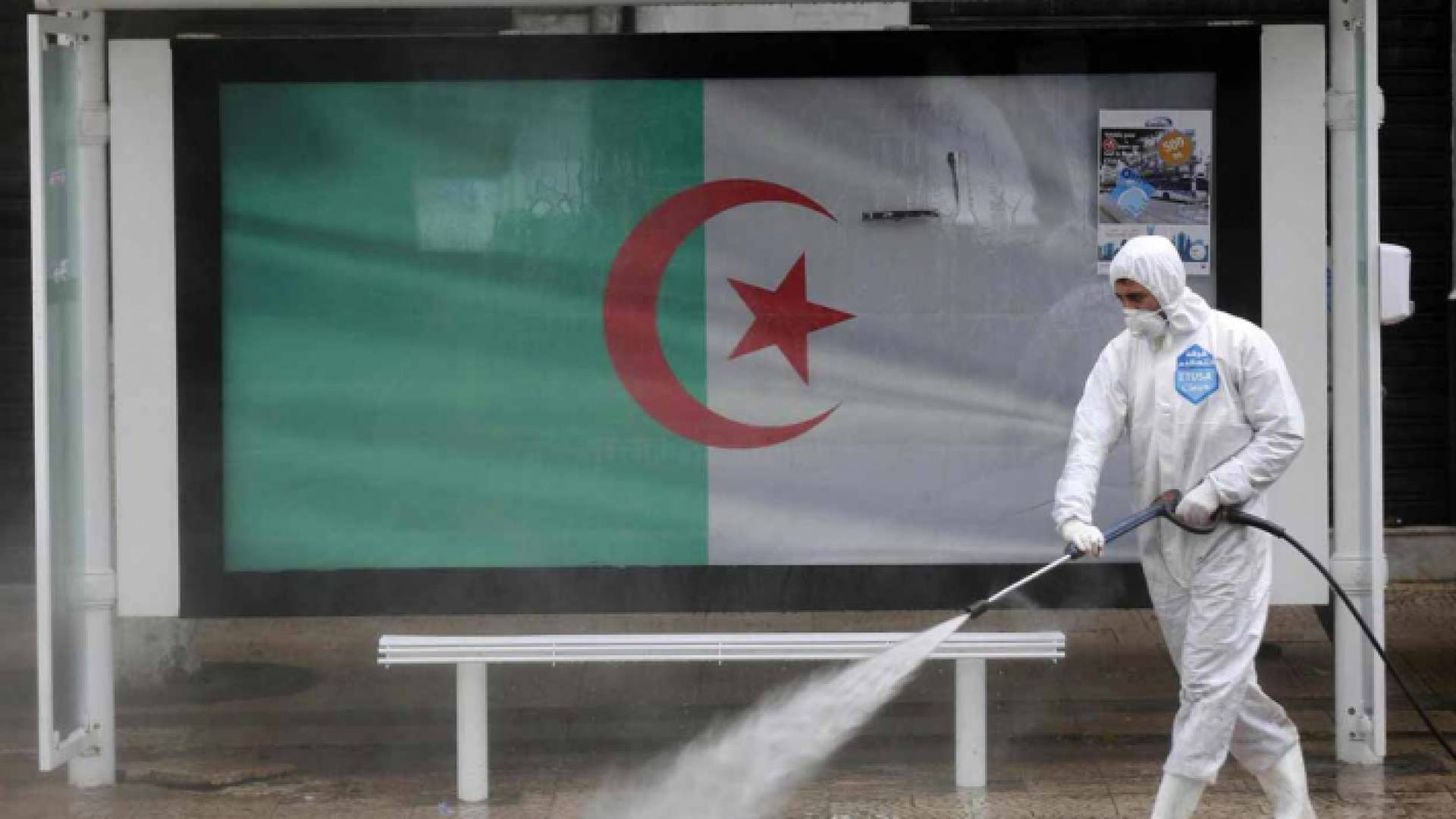 الجزائر تعيد تفعيل الإجراءات الوقائية المتخذة منذ بداية تفشي كورونا
