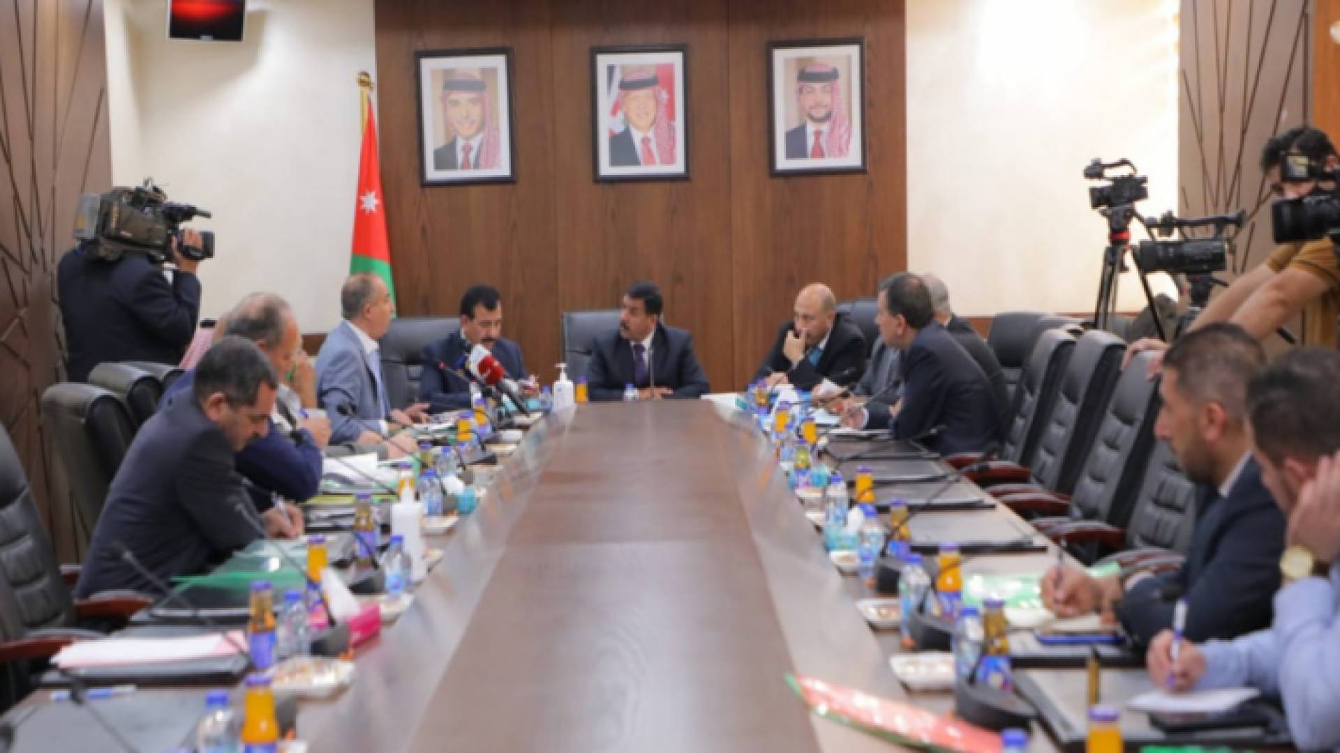 اللجنة النيابية المشتركة (القانونية والإدارية)