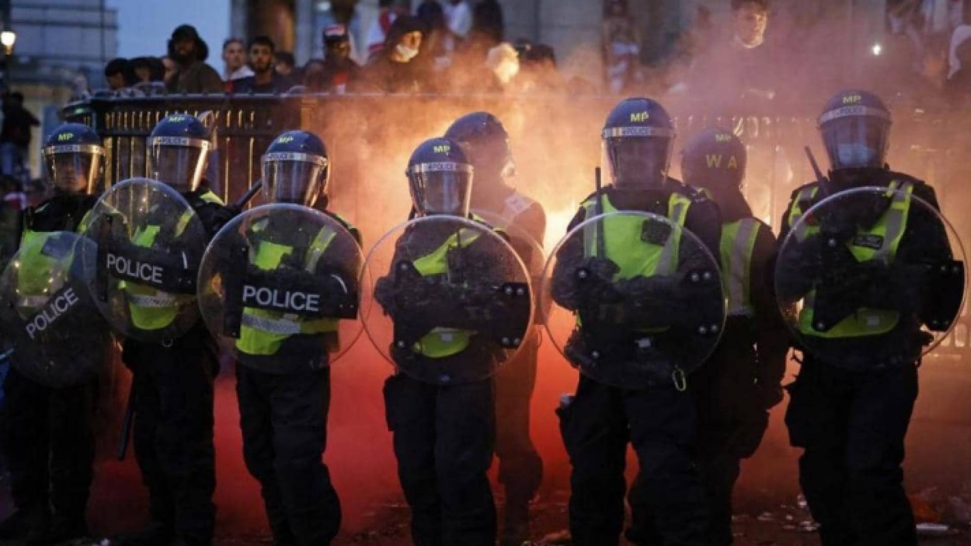 اعتقال 49 شخصا عقب نهائي أمم أوروبا