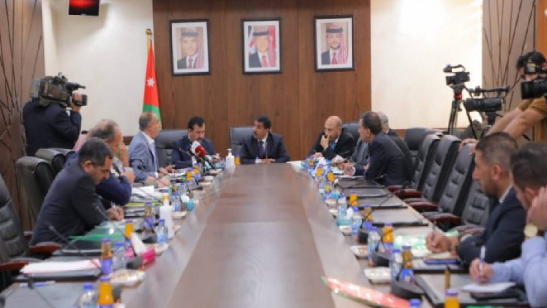 اللجنة النيابية المشتركة (القانونية والإدارية)