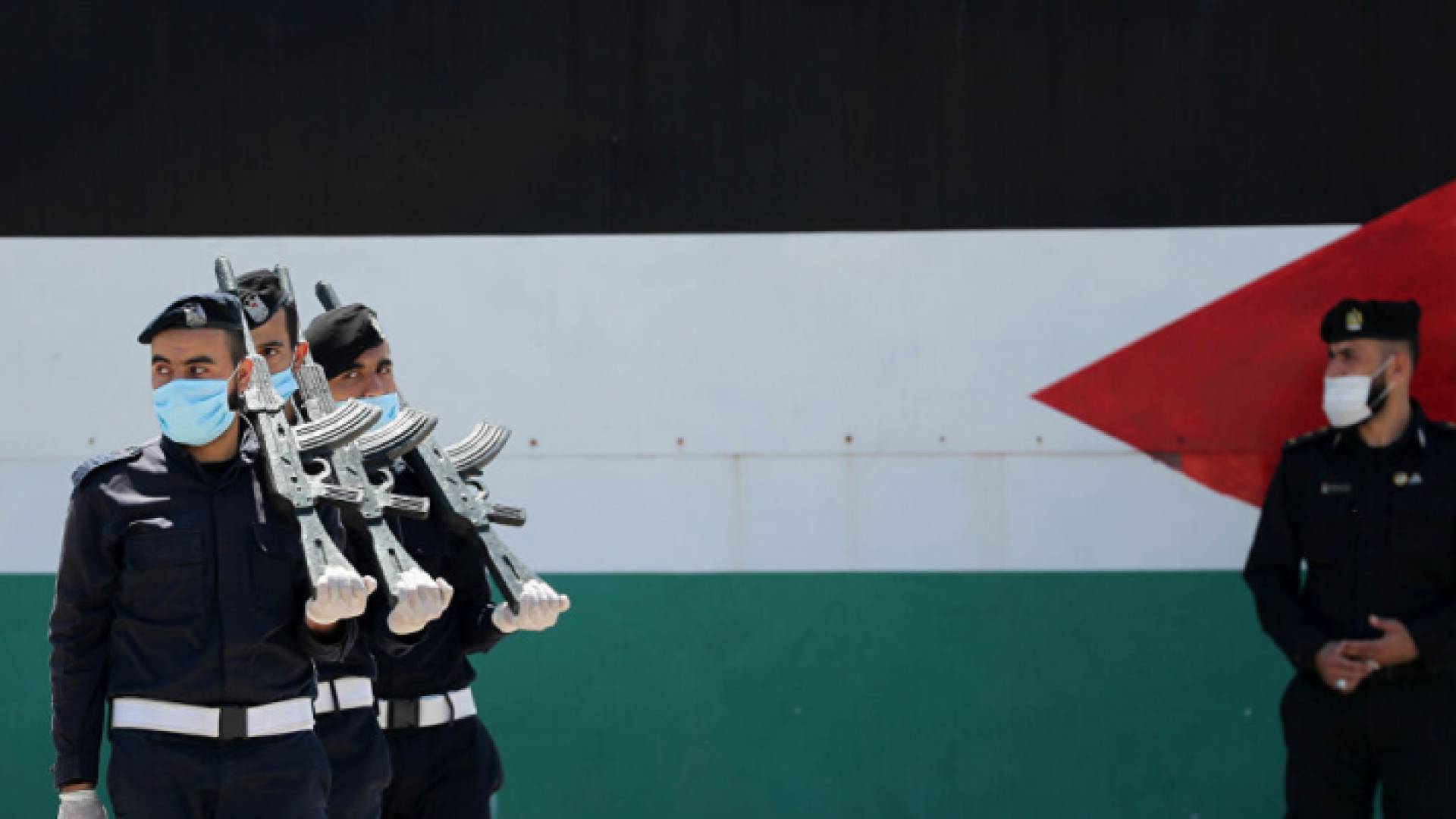 الشرطة الفلسطينية تعرب عن اسفها لنشر صورة هوية مواطنة متوفاة في رام الله