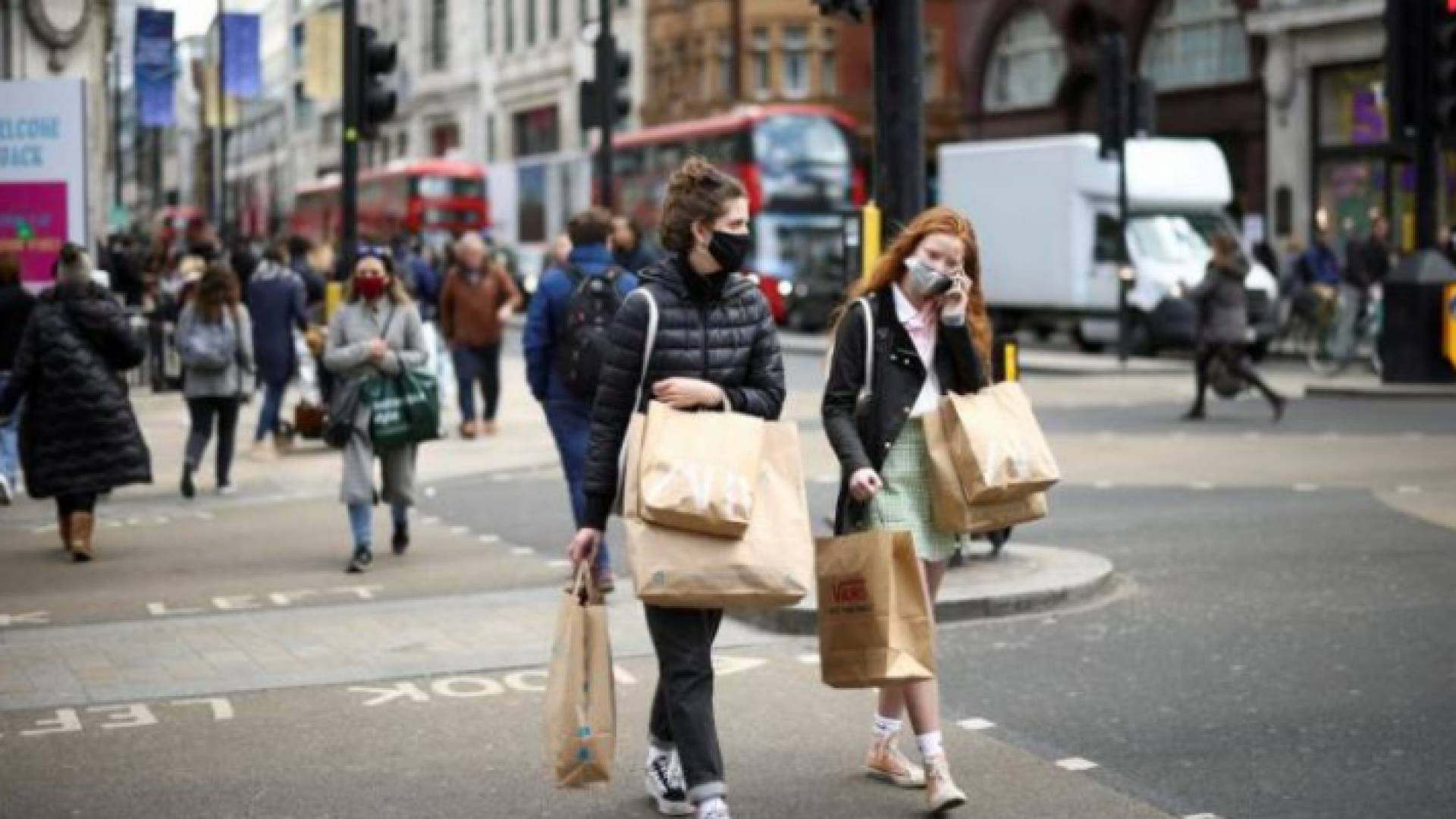 لندن مصممة على "إعادة الحريات" اعتبارا من الاسبوع المقبل