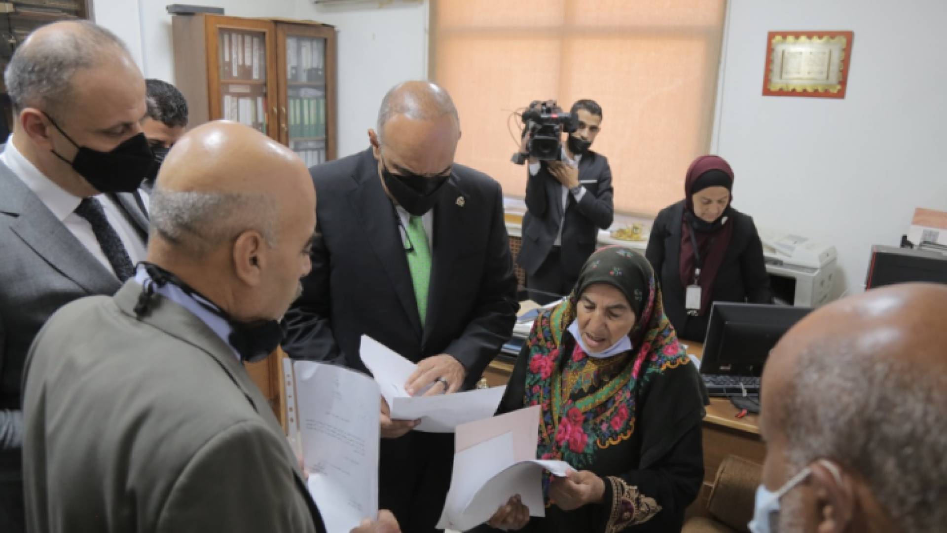 رئيس الوزراء في الزيارة