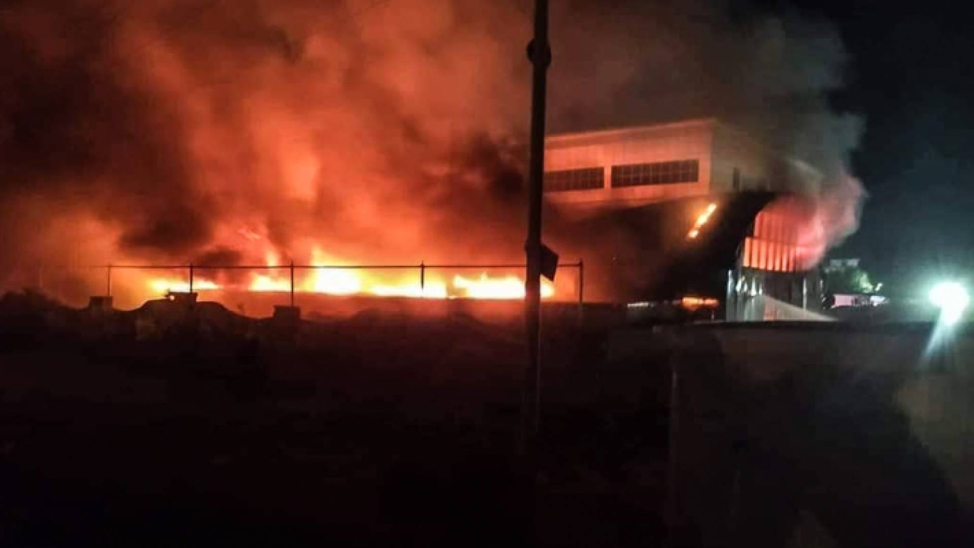 صورة أرشيفية للحريق الذي اندلع في مستشفى الحسين