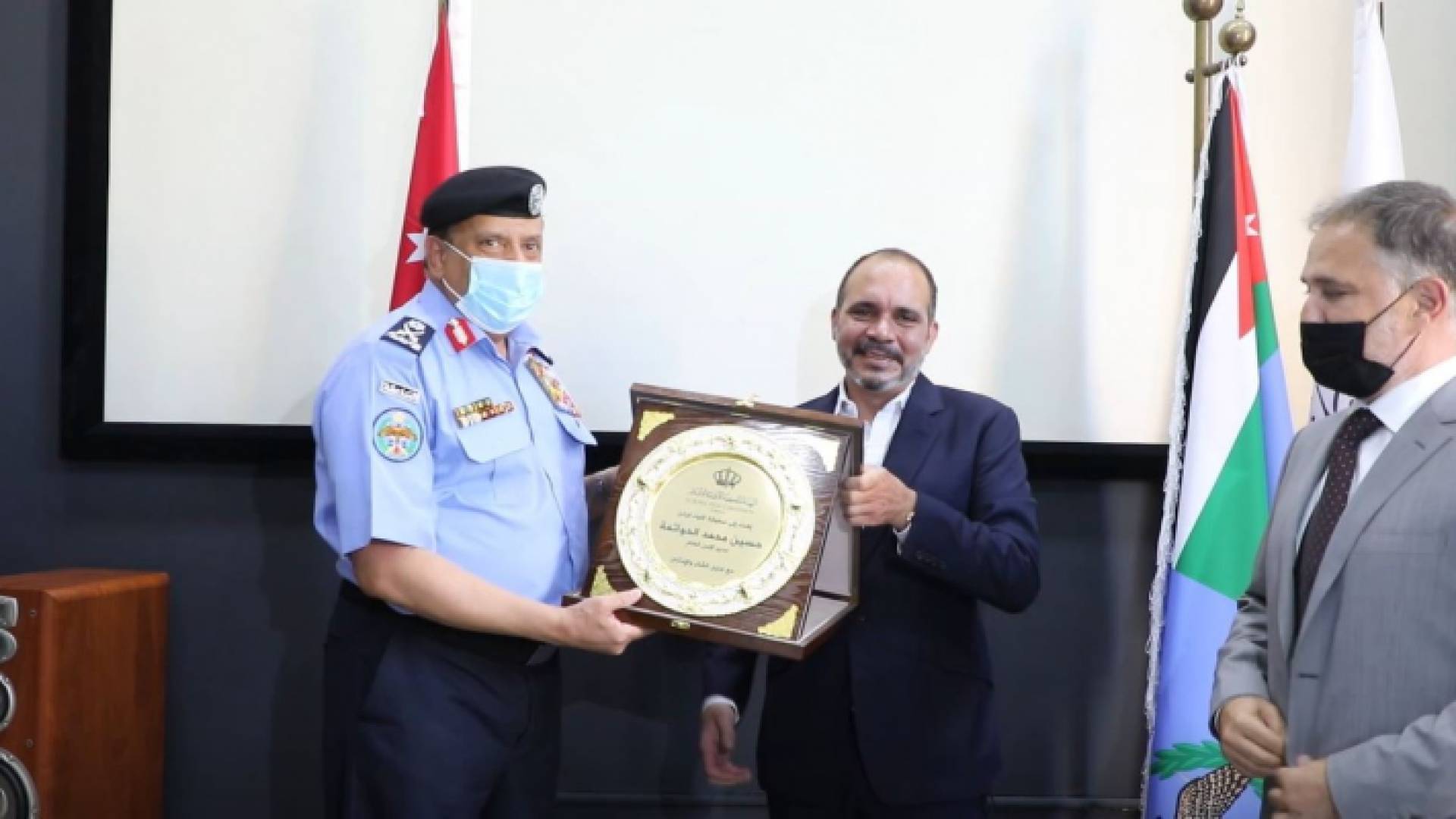 نائب الملك يشهد توقيع مذكرة تفاهم لتأطير التعاون بين الهيئة الملكية الأردنية للأفلام ومديرية الأمن العام