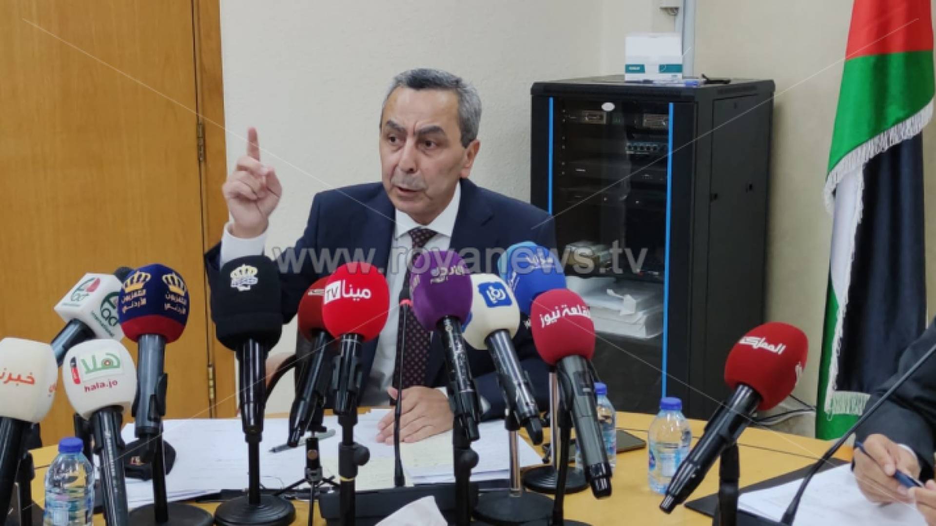 وزير التربية والتعليم محمد أبو قديس