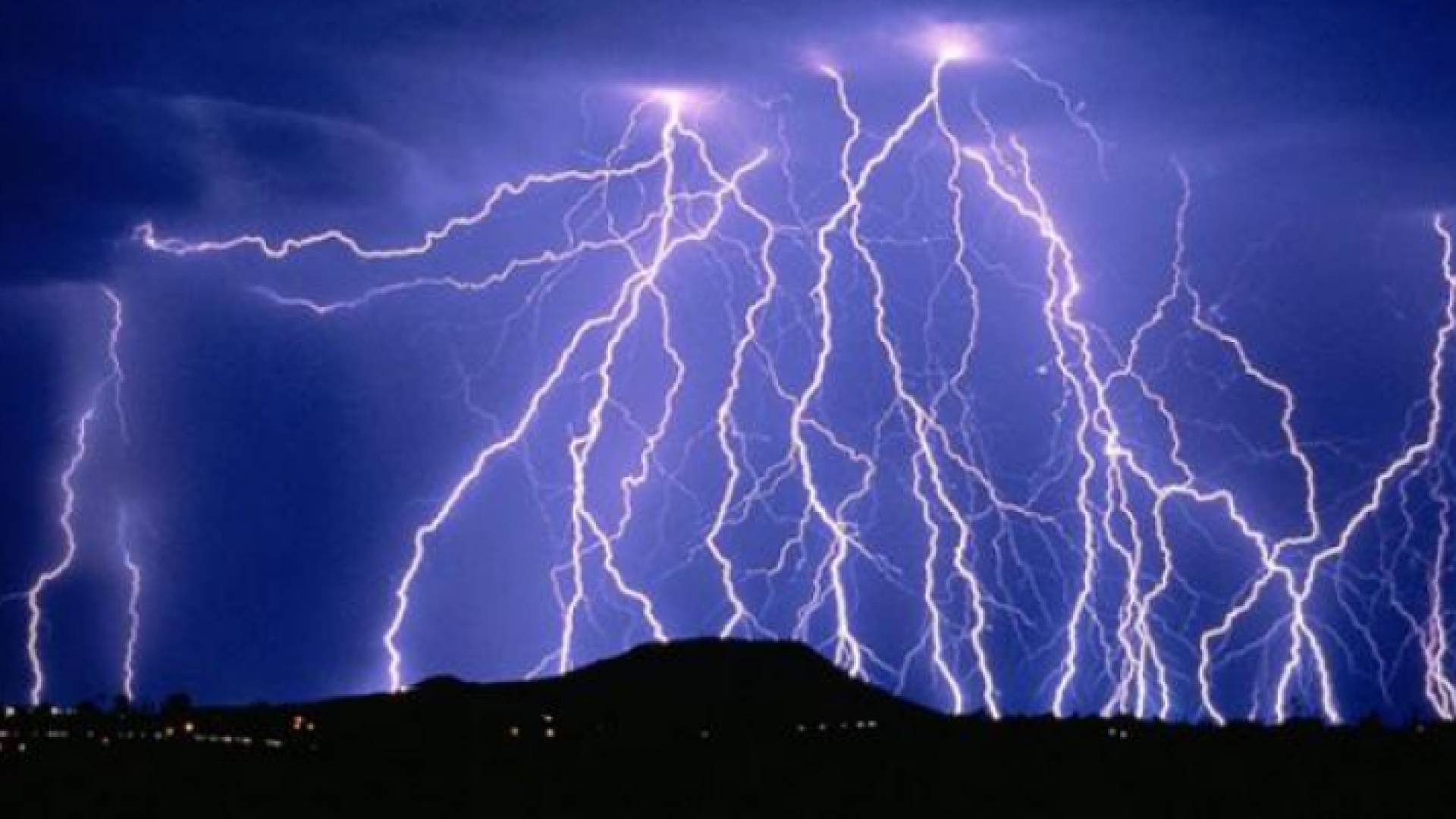 عواصف رعدية عنيفة تضرب ألمانيا