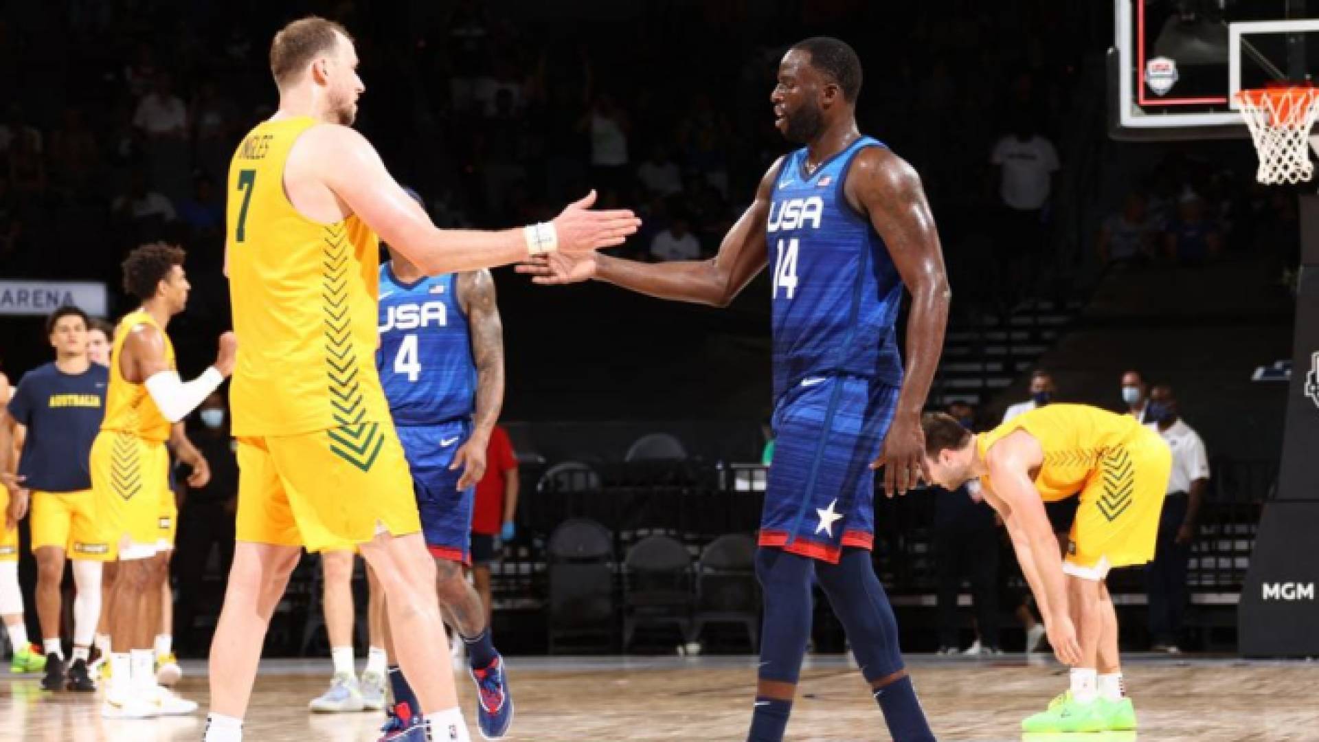 لاعبو المنتخبين الأمريكي والأسترالي في مباراة سابقة - أرشيفية