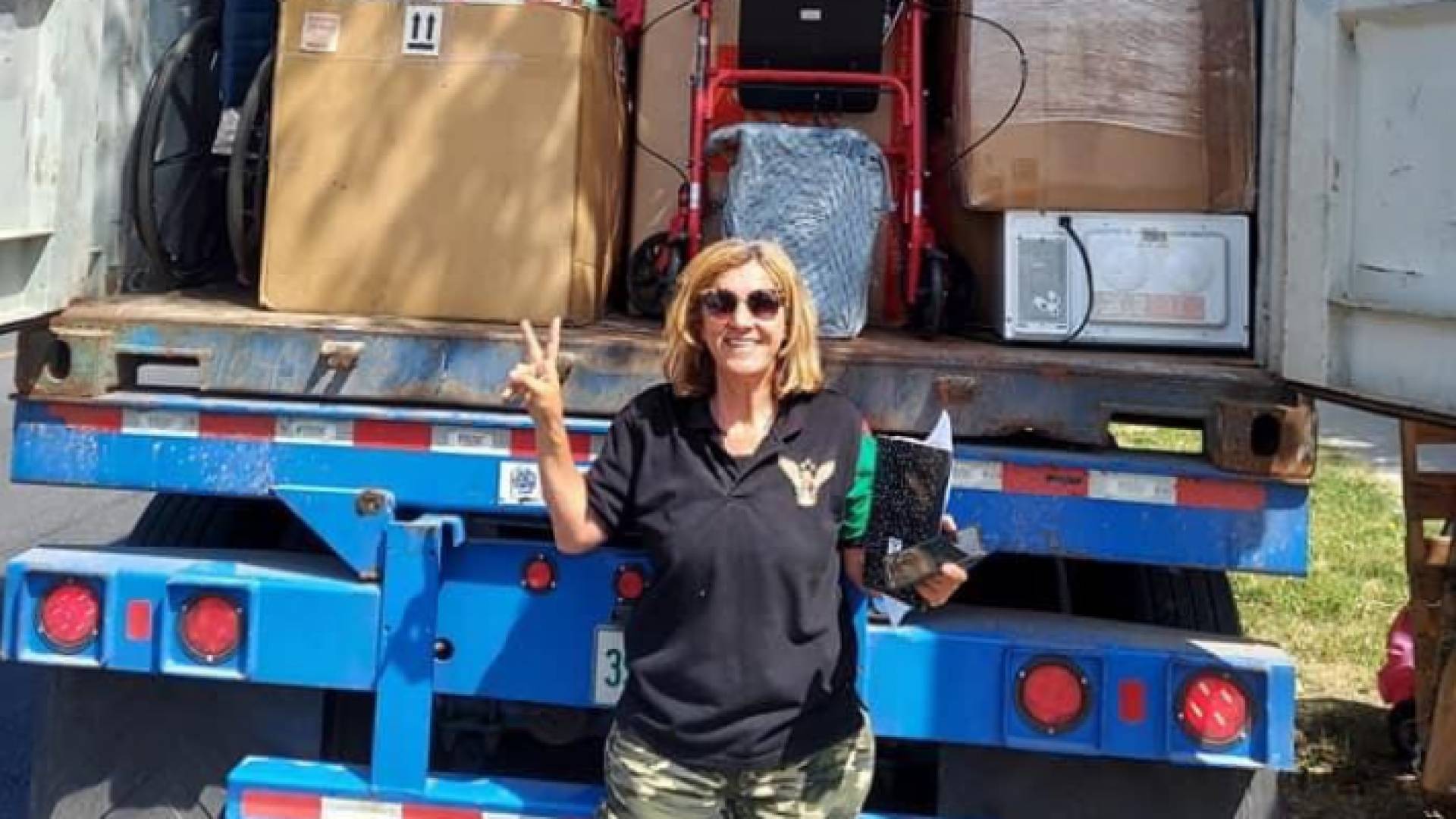 السيدة الأردنية التي أرسلت حاوية المساعدات من أمريكا