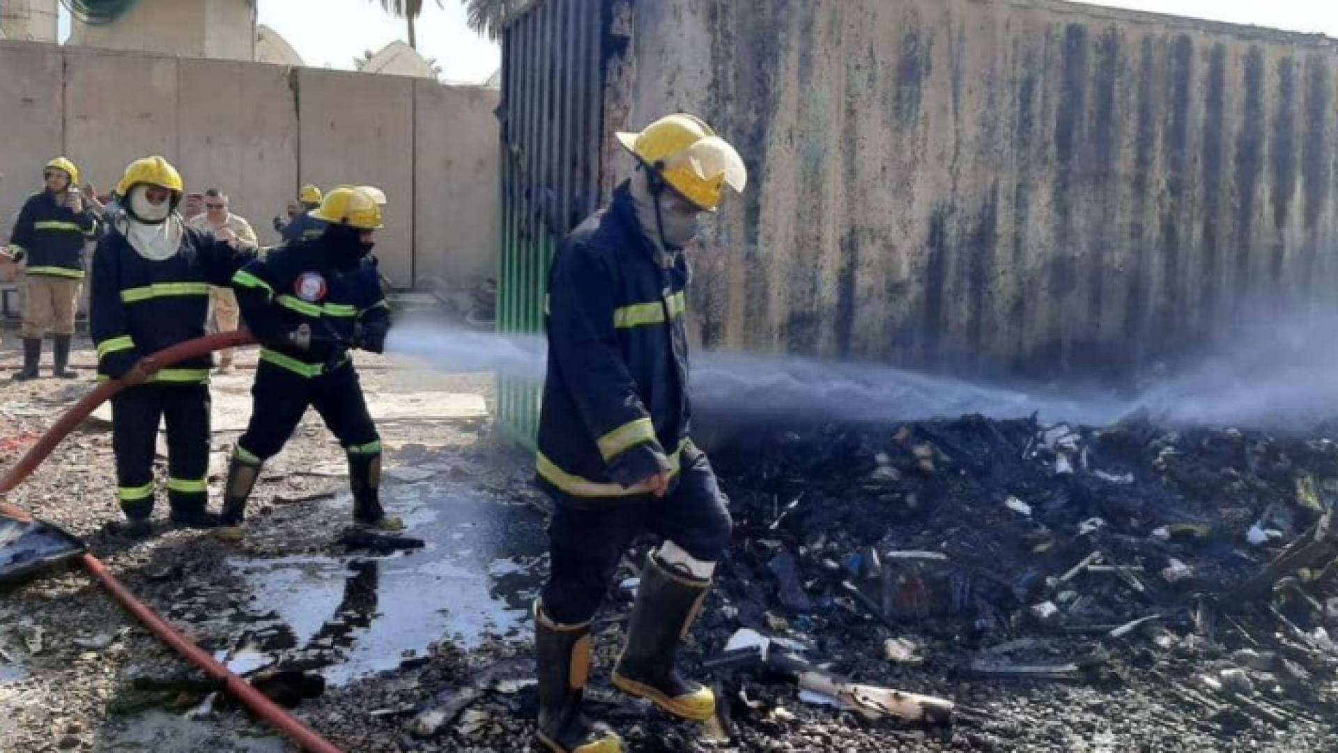 قوات الدفاع المدني سيطرت على الحريق