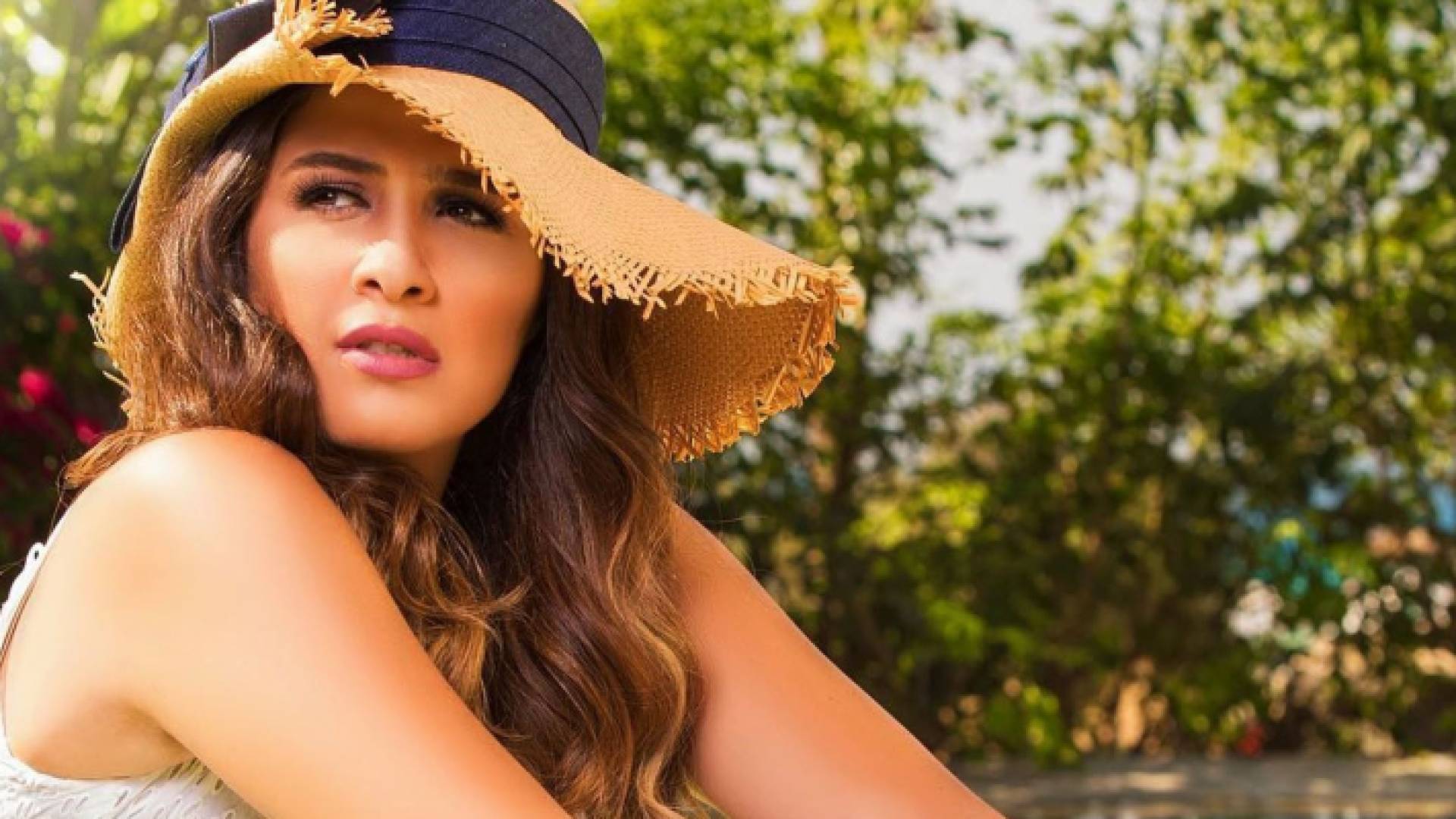 ياسمين عبد العزيز