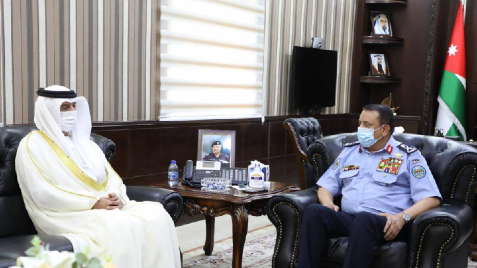 الحواتمة يبحث تطوير أجهزة إنفاذ القانون ومكافحة الجريمة مع السفير الإماراتي