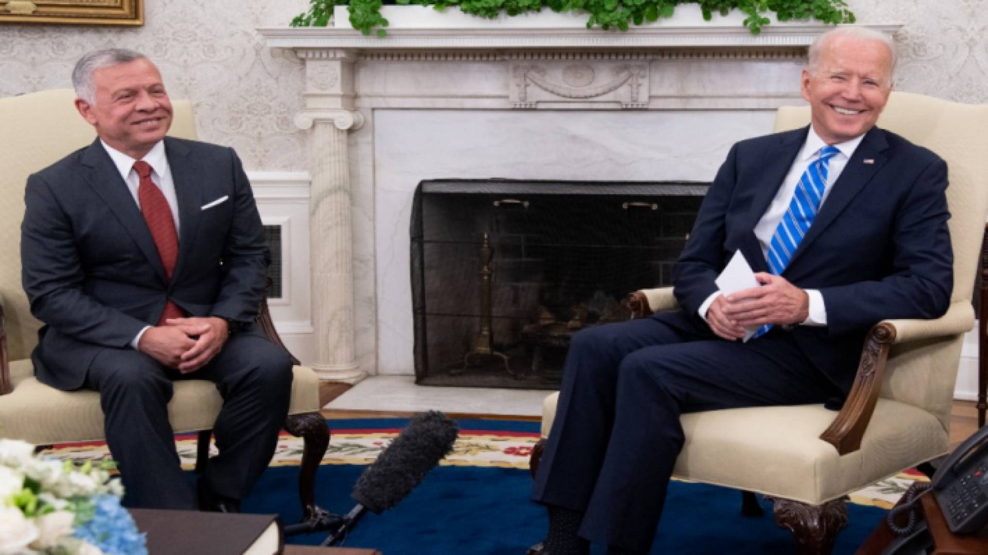 الملك يجري مباحثات موسعة مع بايدن في البيت الأبيض