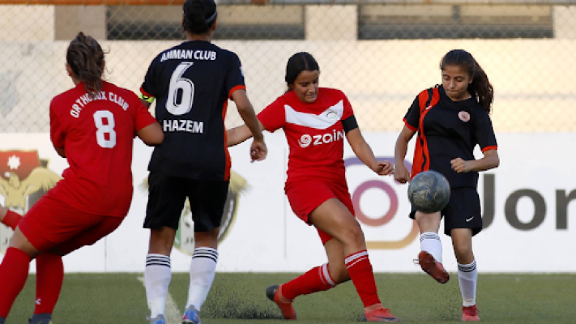 لاعبات نادي عمان في المباراة أمام الأرثوذكسي
