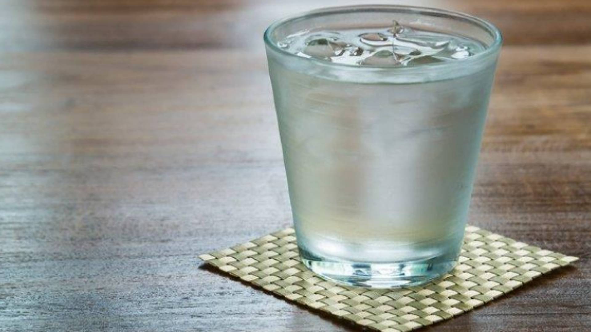 كوب ماء بارد - تعبيرية