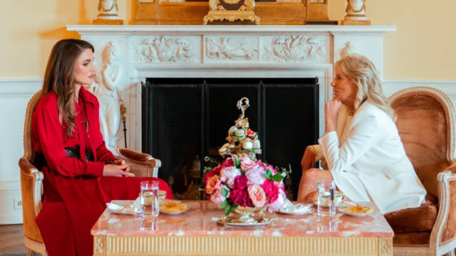 الملكة رانيا العبدالله تلتقي سيدة أمريكا الأولى جيل بايدن في البيت الأبيض