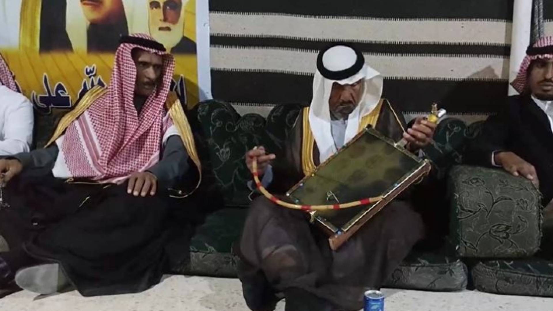 رغم وباء كورونا.. مجالس "بيت الشعر" حاضرة في البادية الشمالية