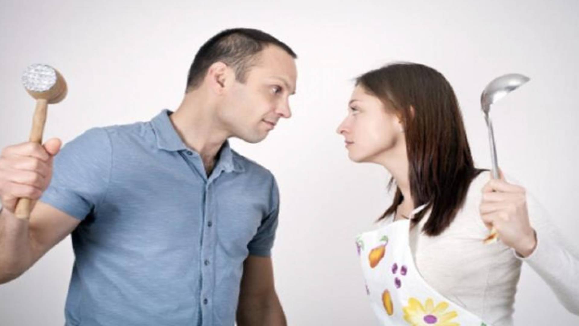 المتهمة والمجني عليه متزوجان منذ 4 سنوات ولديهما طفلان