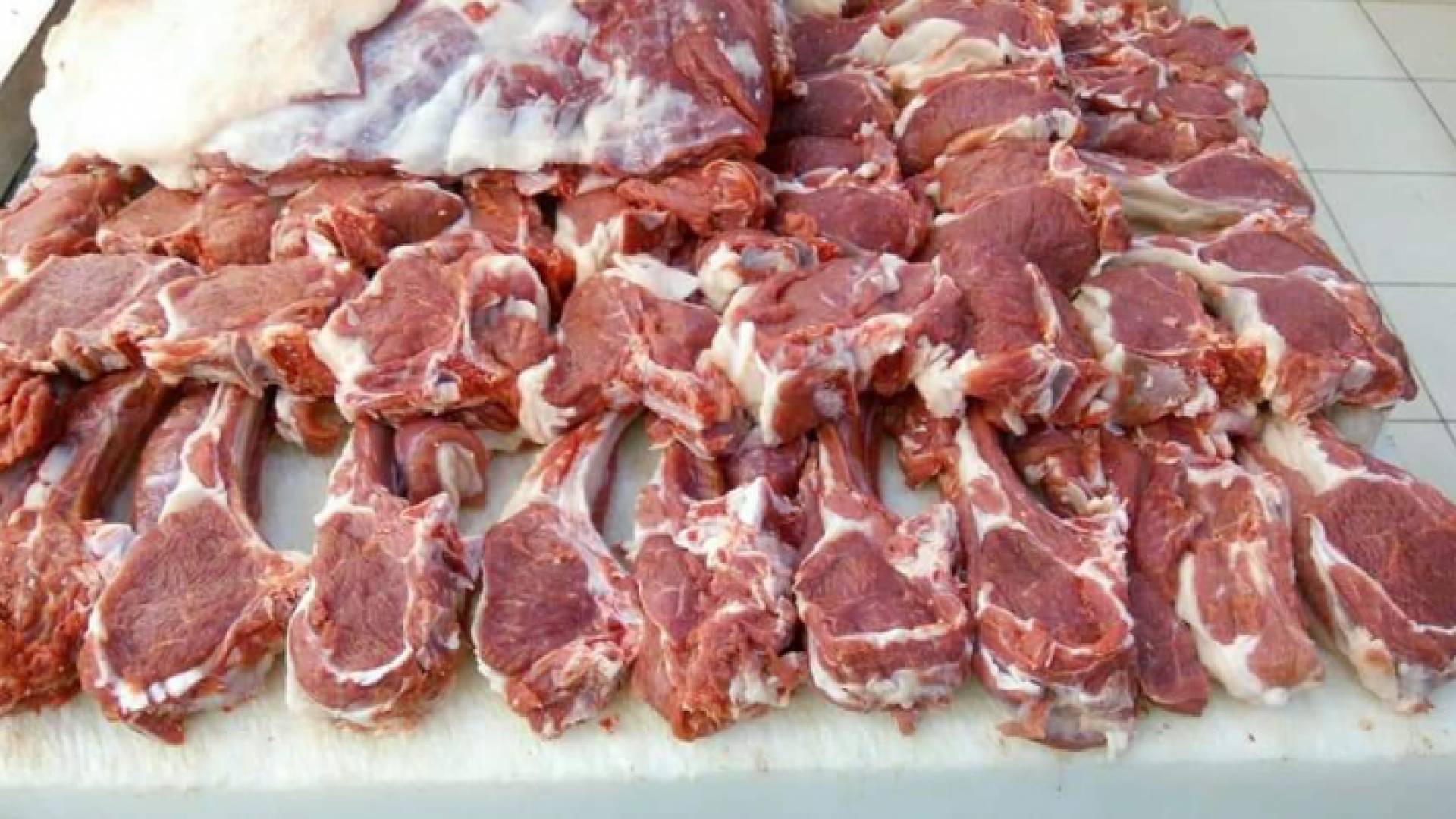 الهيئة الخيرية الهاشمية وقطر الخيرية توزعان 532 اضحية على أسر فقيرة