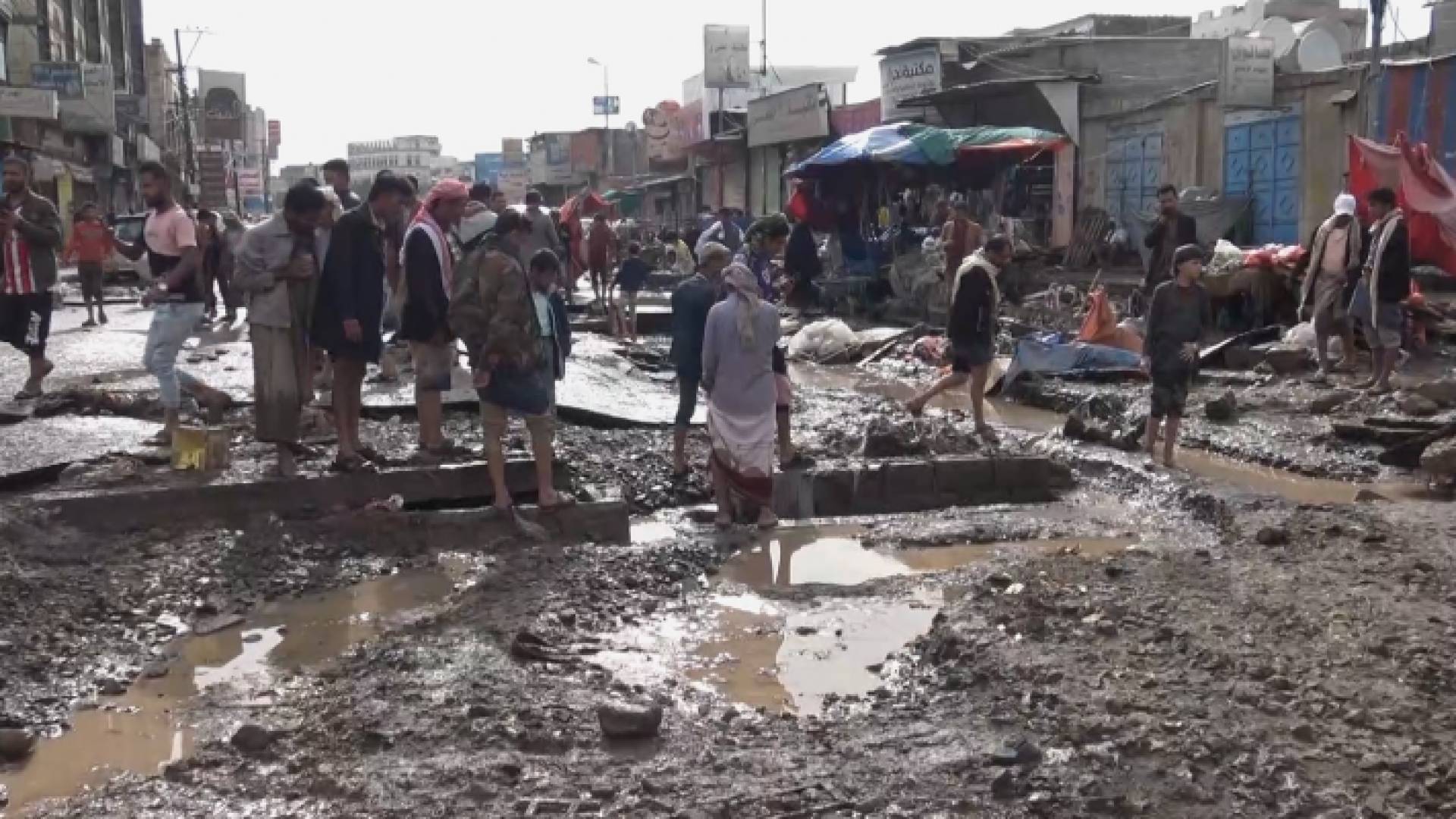 ثلاث نساء وطفلين توفوا غرقا بسبب السيول في بلدة بيحان شمالي شبوة