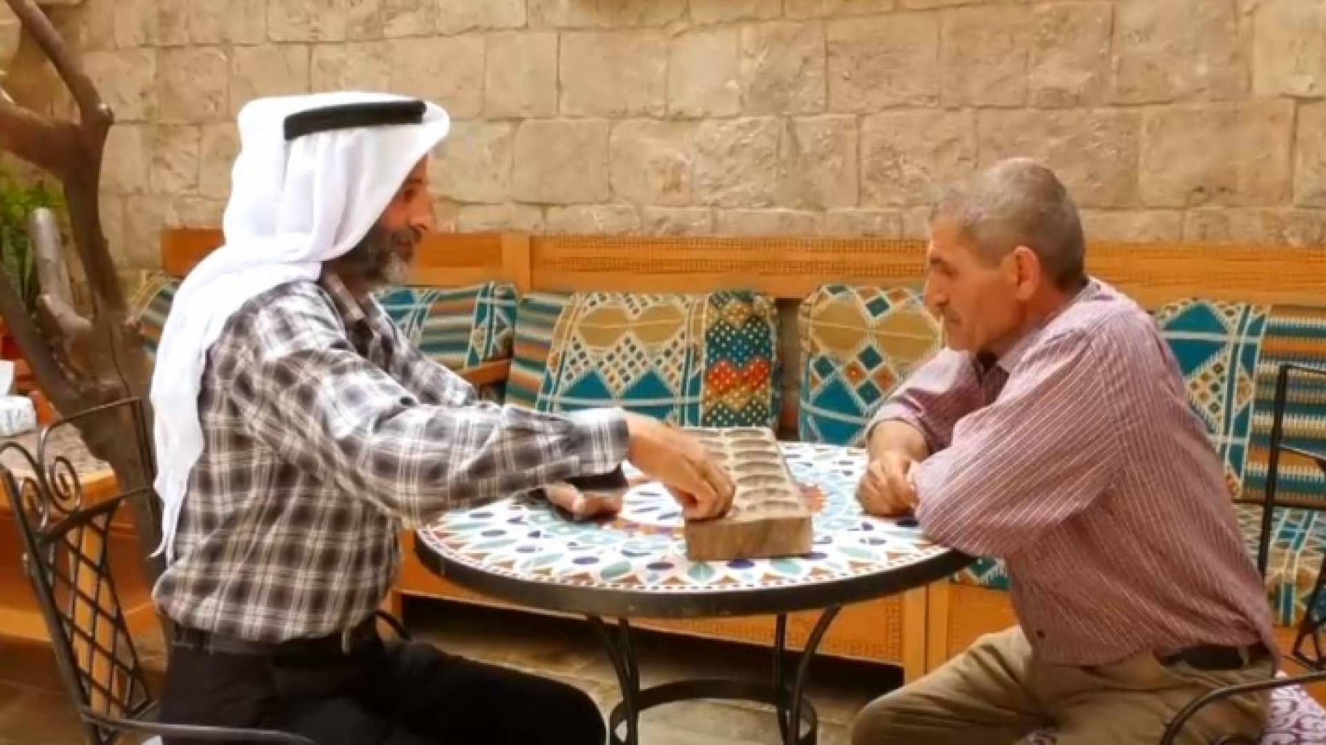 لعبة "المنقلة" التراثية