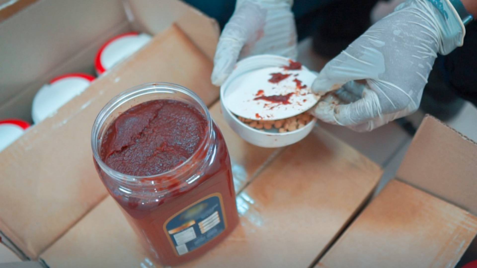 عثر على المخدرات بمعجون الطماطم