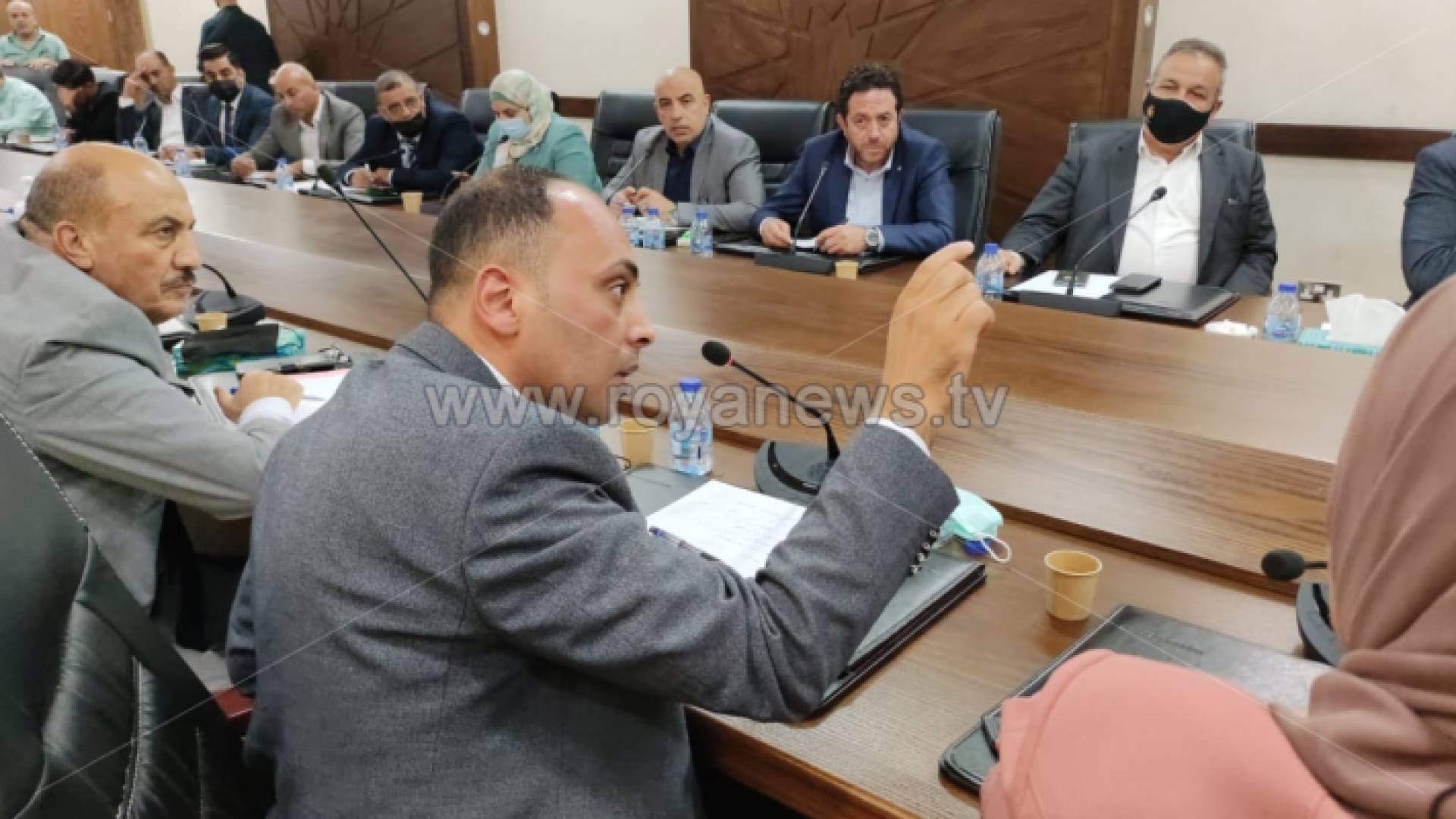 من لقاء لجنة الصحة النيابية مع وزير الصحة وزير الصحة فراس الهواري