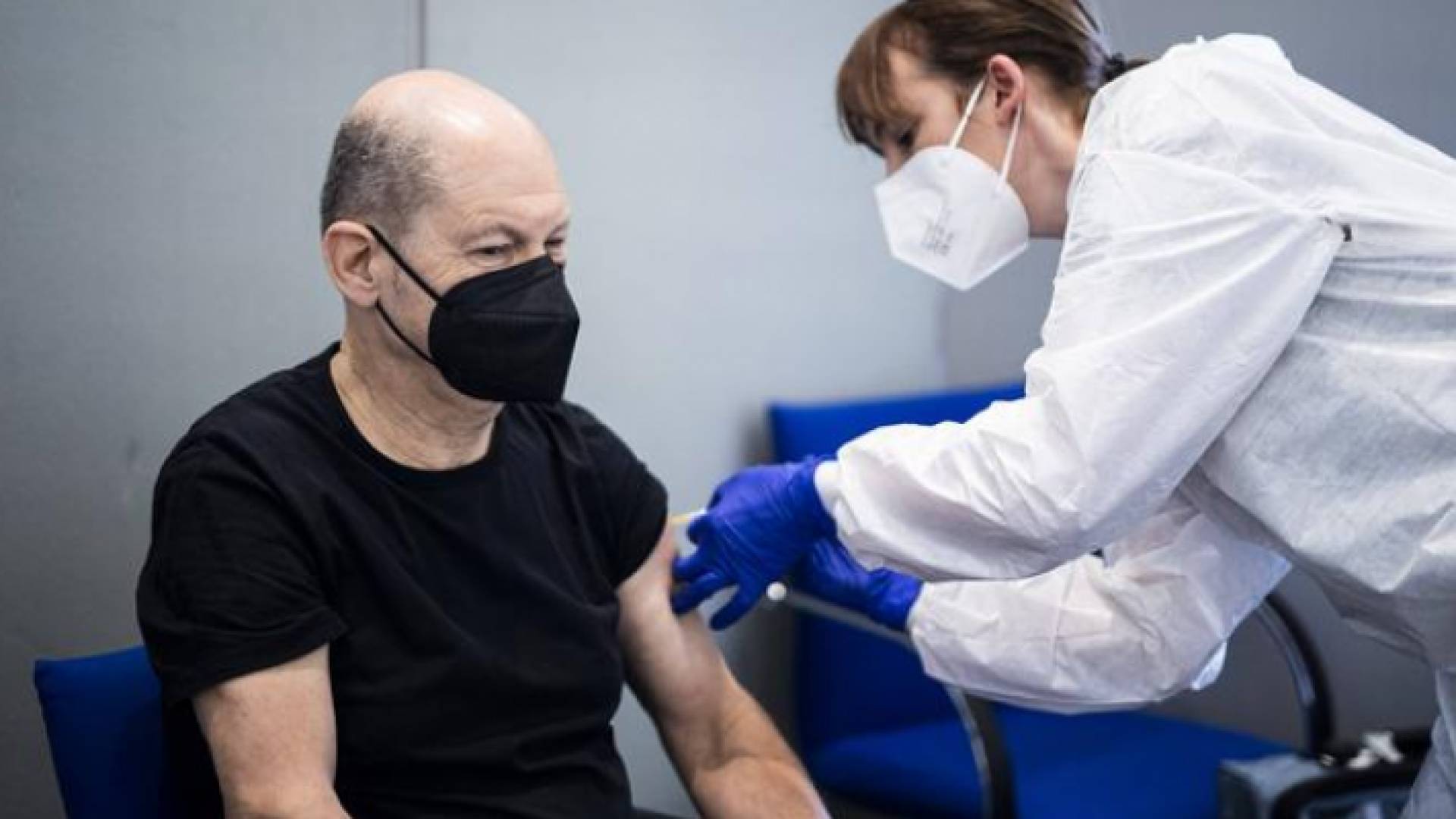 ألمانيا تحذر من القيود المفروضة على الأشخاص غير المطعمين