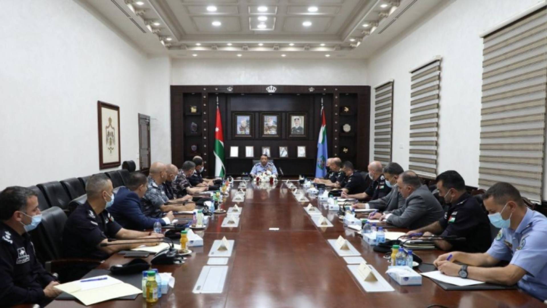 الحواتمة: استكمال حملة التطعيم لمنتسبي الأمن العام ضد فيروس كورونا لحمايتهم