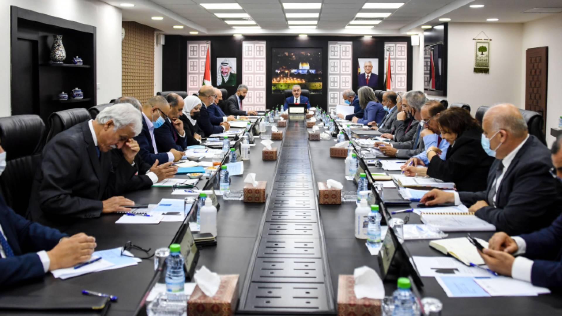 جانب من اجتماع الحكومة الفلسطينية