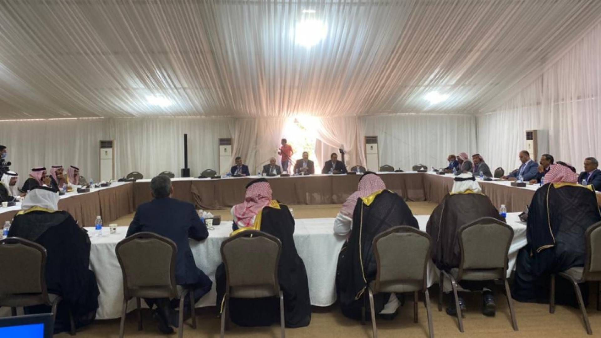 الرفاعي يلتقي عددا من أبناء البادية الجنوبية