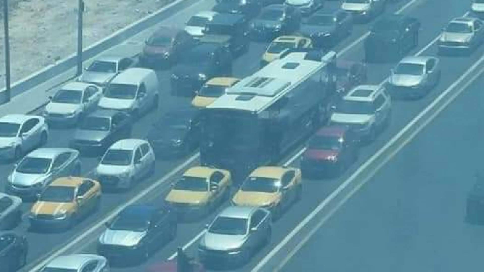 الامن يحذر السائقين المخالفين لمسارب باص التردد السريع