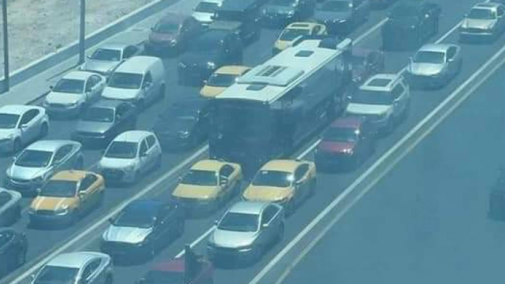 الباص السريع وسط أزمة خانقة في العاصمة عمان