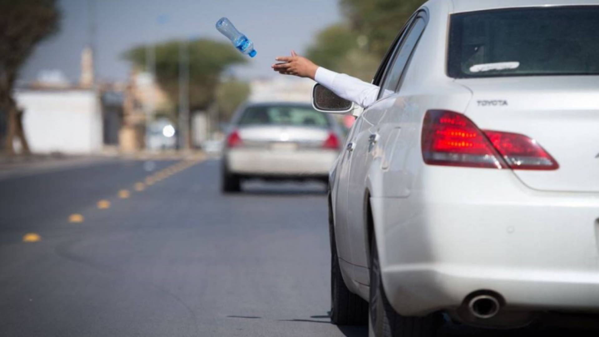 عقوبات تبدأ من 50 دينارا إلى 1000 دينار لطارحي النفايات في الأماكن العامة