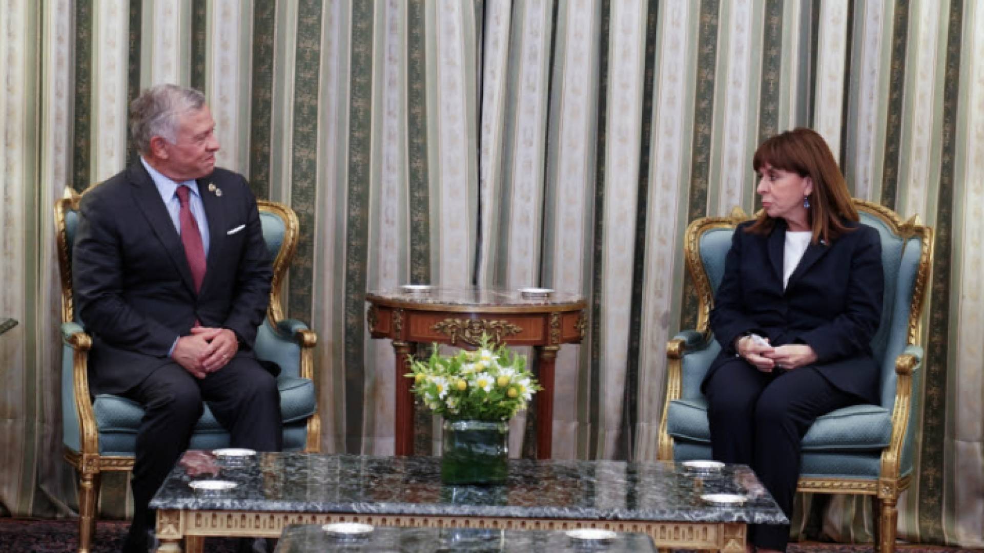 جلالة الملك عبدالله الثاني مع الرئيسة اليونانية إيكاتيريني ساكيلاروبولو