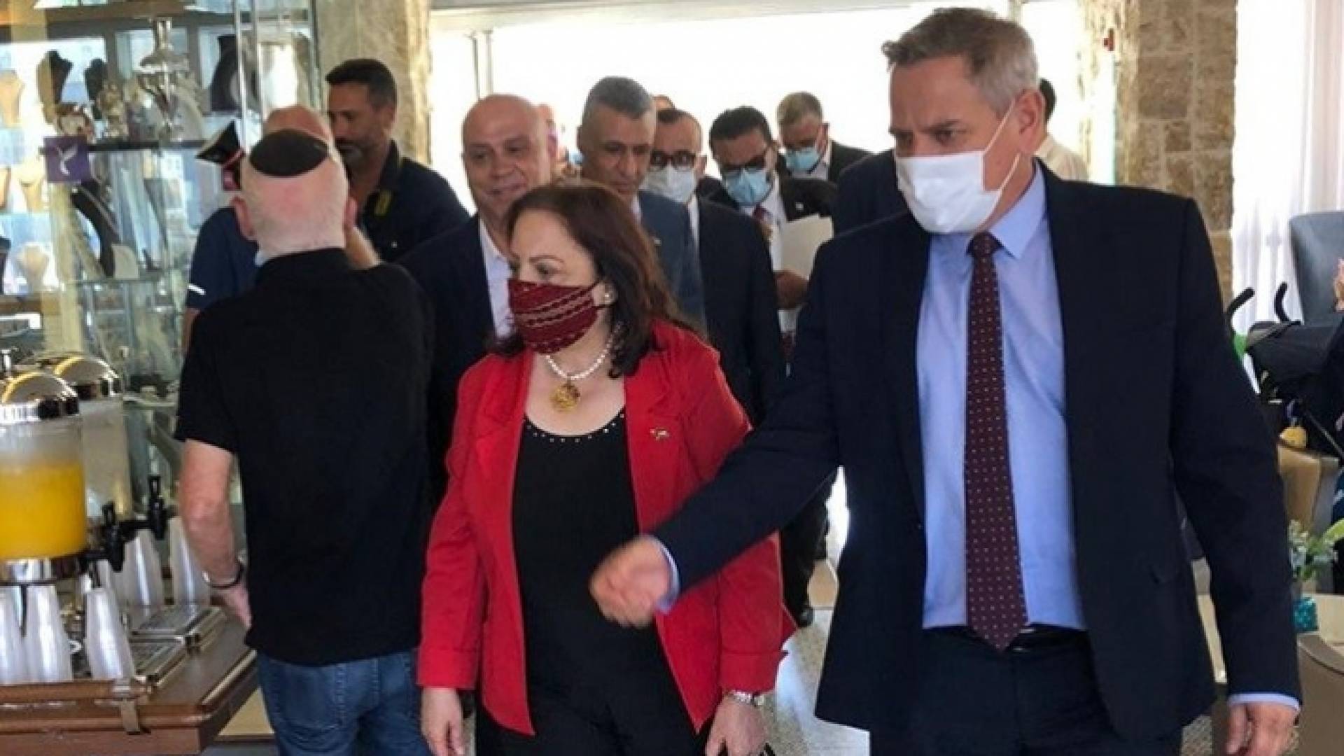 وزيرة الصحة الفلسطينية ووزير الصحة الإسرائيلي