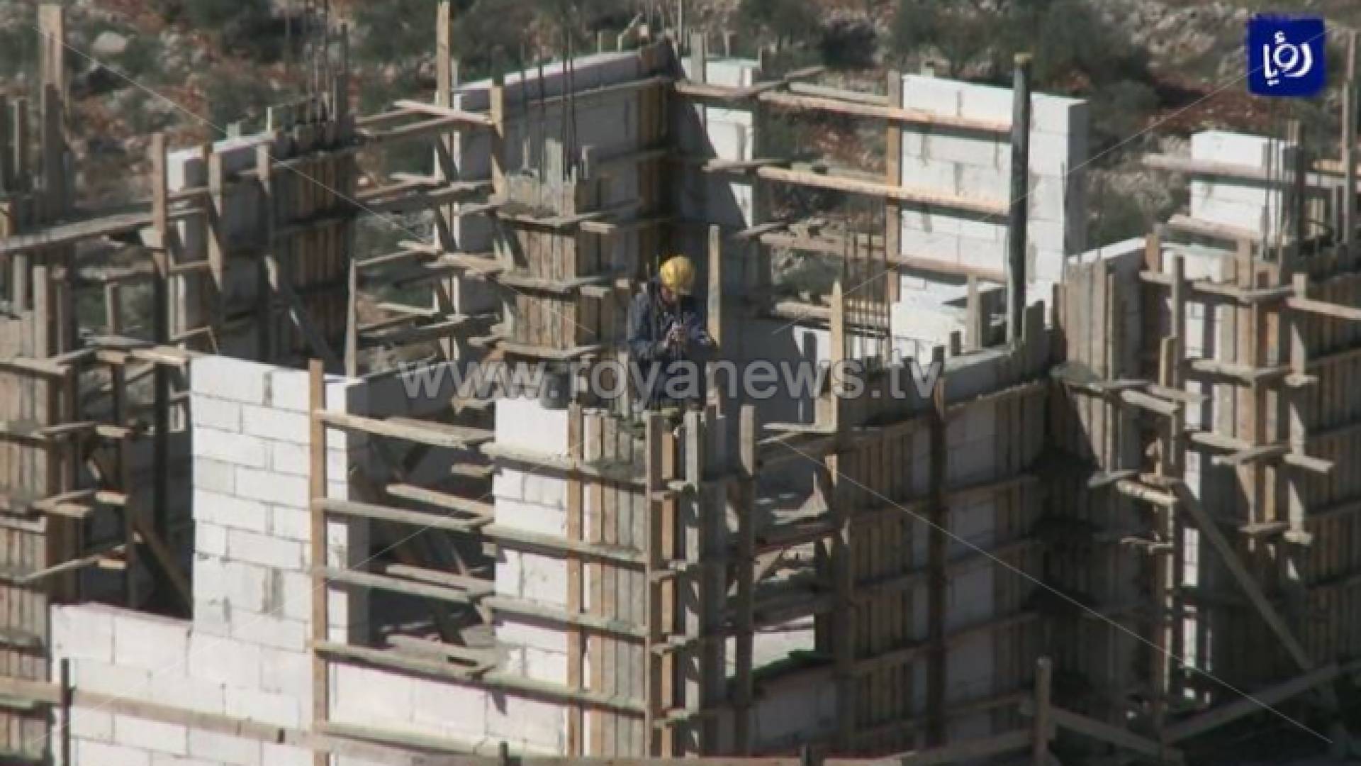 لأهداف سياسية.. الاحتلال يزيد عدد العمال الفلسطينيين بقطاع البناء